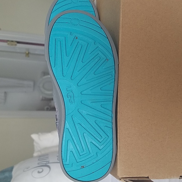 UGG T Hamden II Kids Size 11 - Picture 4 of 5